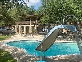 2 bed, 1.0 bath, 1000 sqft, $1,600 — Photo 1