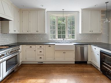 1437-1 Monument St, Concord, MA 01742 | Zillow