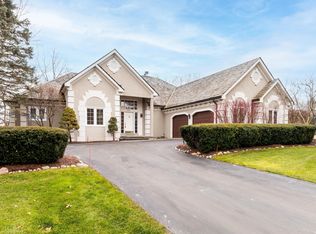 5337 Bristol Parke Cir, Clarkston, MI