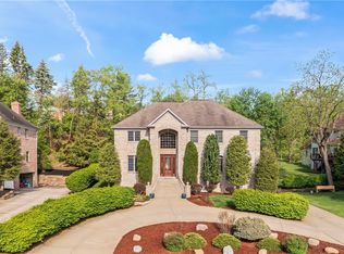 2304 Southampton Dr, Pittsburgh, PA 15241