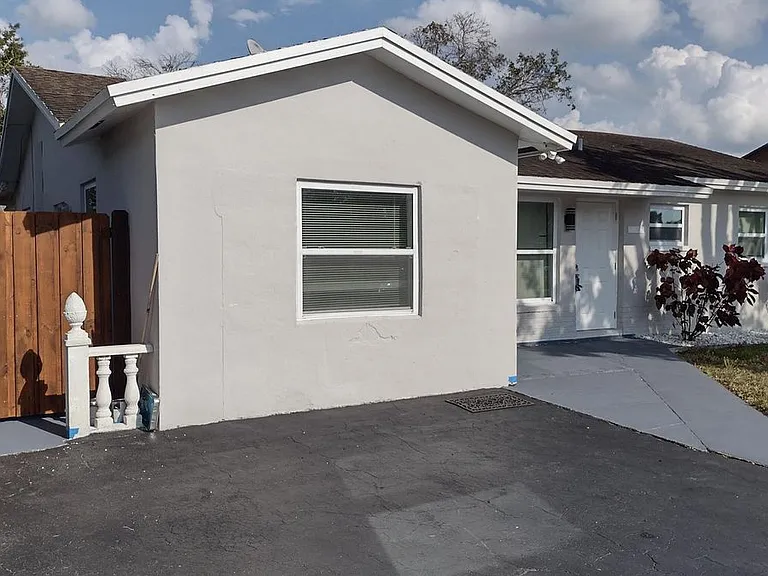 22682 SW 65th Ter — Photo 5