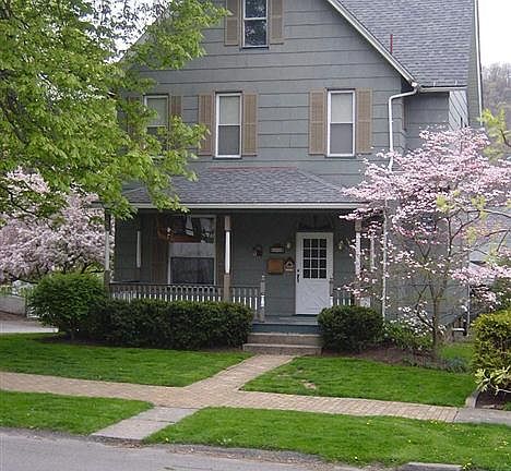 2nd image of 412 W 2nd St