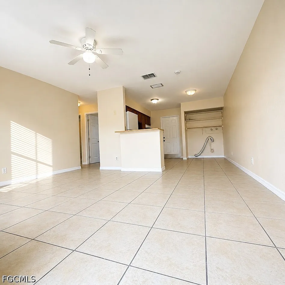 2 bed, 1.0 bath, 612 sqft, $945 — Photo 1