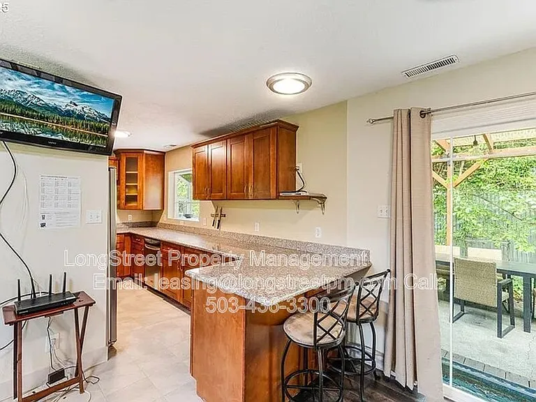 2915 NE Fremont Dr — Photo 18