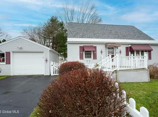 3 Fremont Ln, Troy, NY 12182