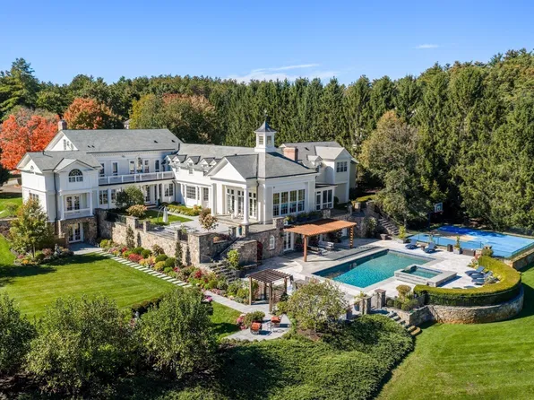 55 Captain Miles Ln, Concord, MA 01742