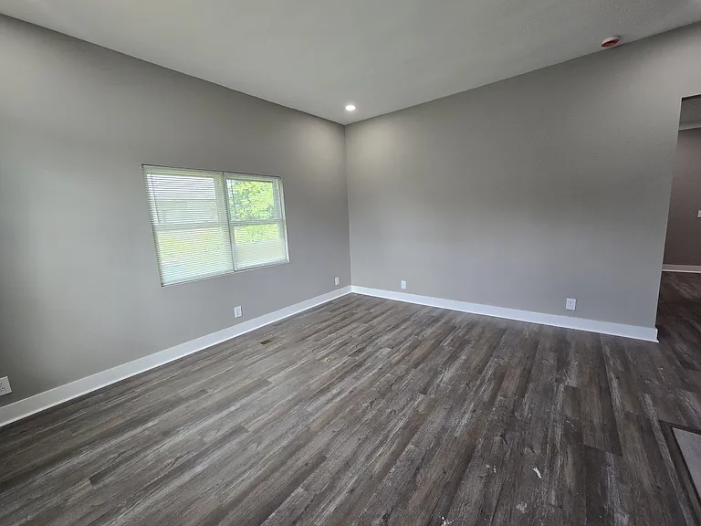 319 E Trinity Ln #A — Photo 10