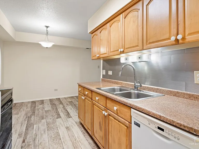 909 Buccaneer Dr #3 — Photo 12
