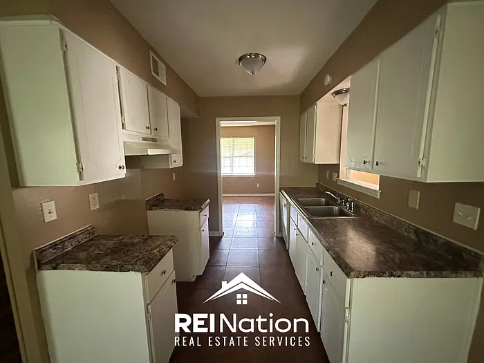 3 bed, 1.0 bath, 1493 sqft, $1,450 — Photo 4