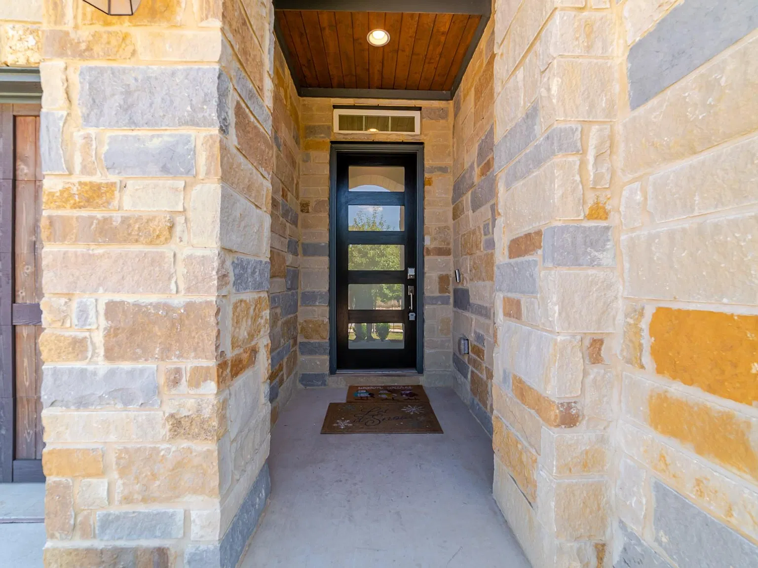 4 bed, 3.0 bath, 3245 sqft, $3,500 — Photo 3