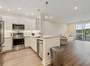 69 Foundry St #418, Wakefield, MA 01880