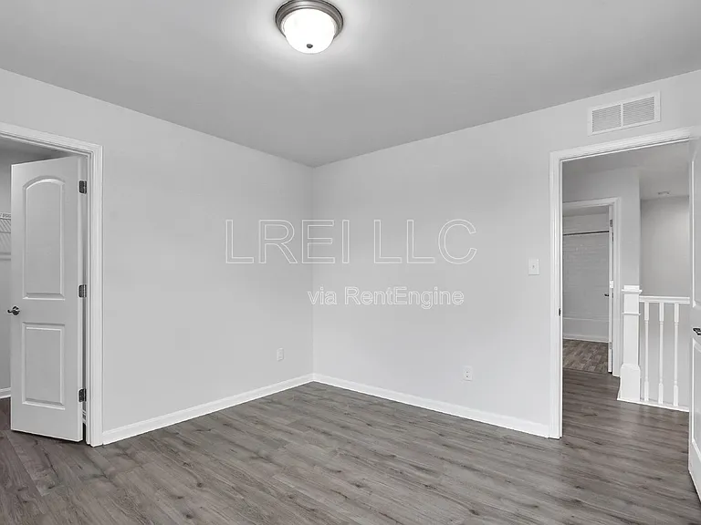 9211 Tamarack Grove Ln — Photo 14