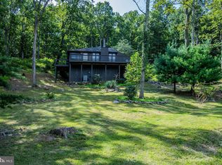 27 Frost Ter, Hedgesville, WV 25427