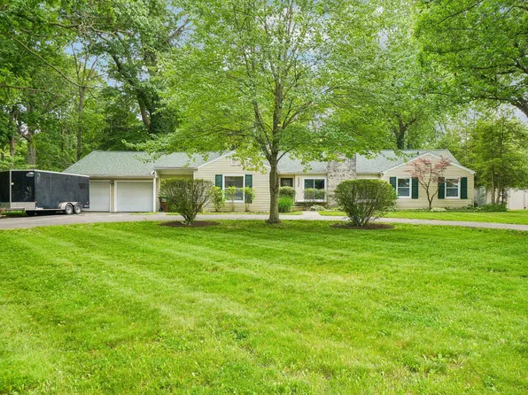 1331 E Oregon Rd, Adrian, MI 49221