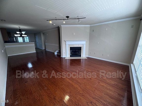 3rd image of 2020 Kedvale Ave