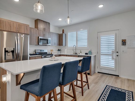 4th image of 5219 Surfwalk Way #133