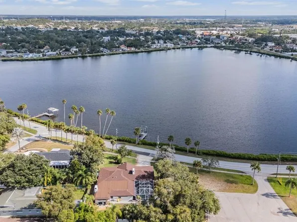 302 Whitcomb Blvd, Tarpon Springs, FL 34689