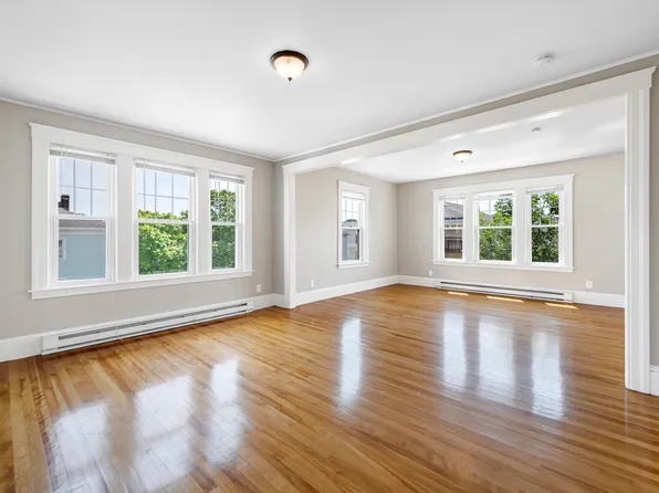 225 Ingleside Ave #2, Worcester, MA 01604