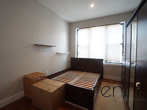 5th image of 914 Hart St #1B