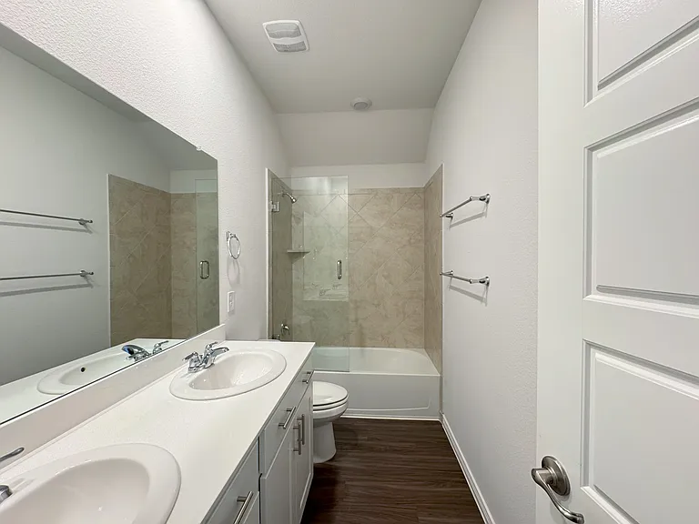 905 Berry St — Photo 17