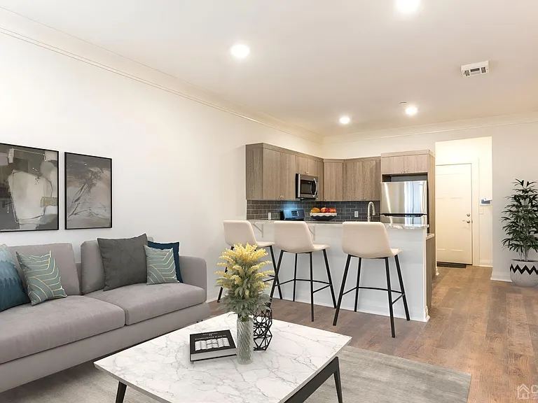 361 Main St #202 — Photo 8