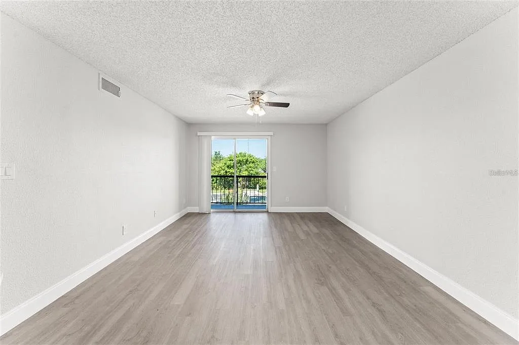 2 bed, 2.0 bath, 864 sqft, $1,650 — Photo 3