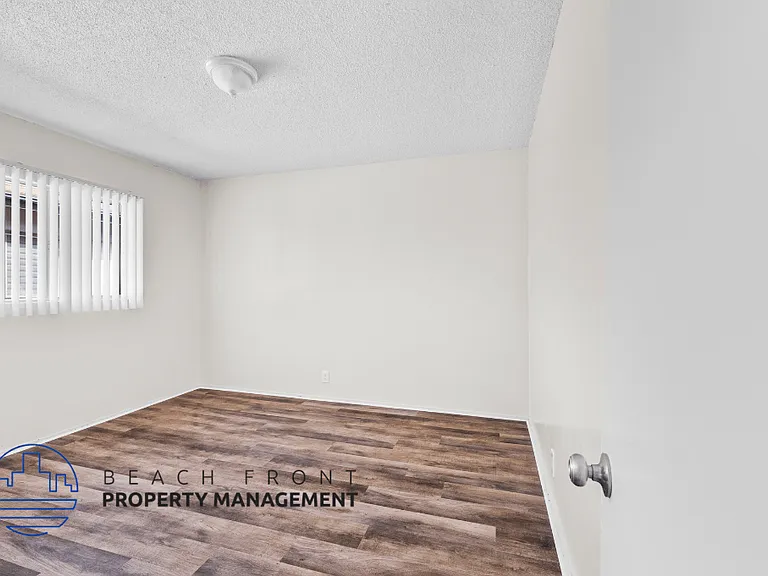 2126-2130 W. El Segundo Blvd. — Photo 18