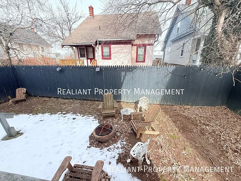 1610 Clarewood Ave — Photo 11