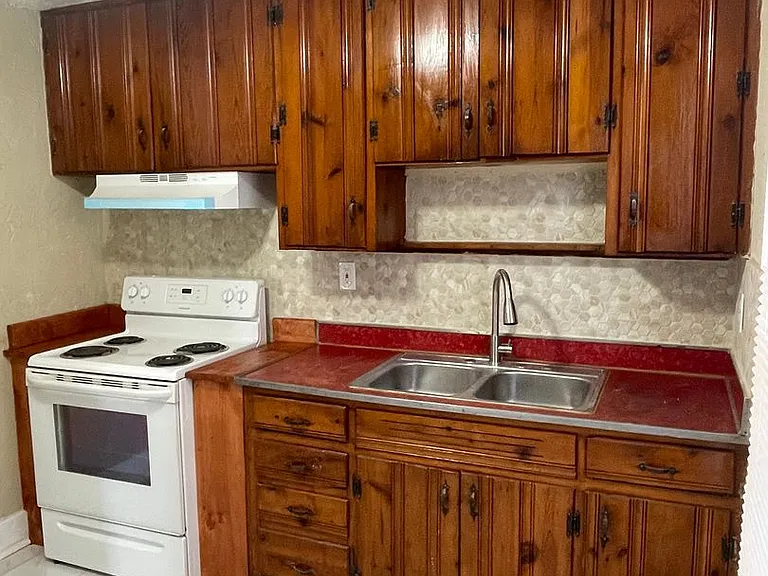 2228 Washington Ave — Photo 11
