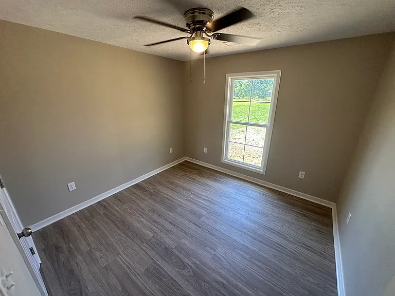 104 Wesley Dr — Photo 12