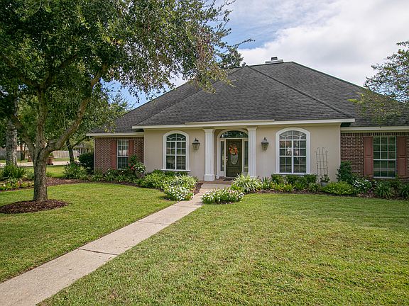 2nd image of 440 Carmargue Ln