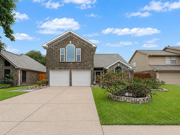 3rd image of 21450 Park Post Ln