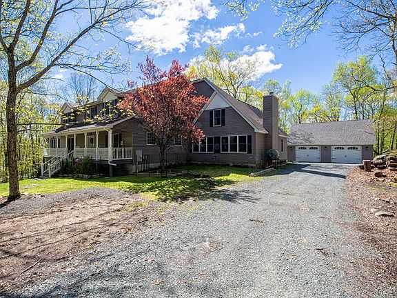 3rd image of 806 Firelight Ct