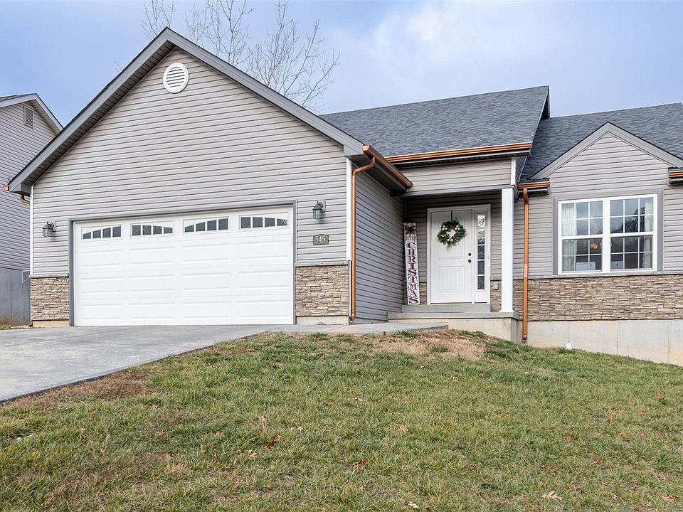 1st image of 545 Conestoga Dr