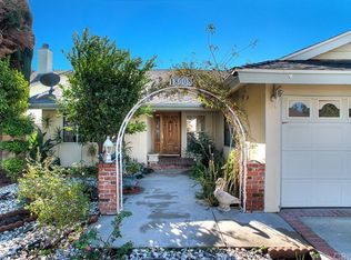 18008 Delano St, Encino, CA 91316