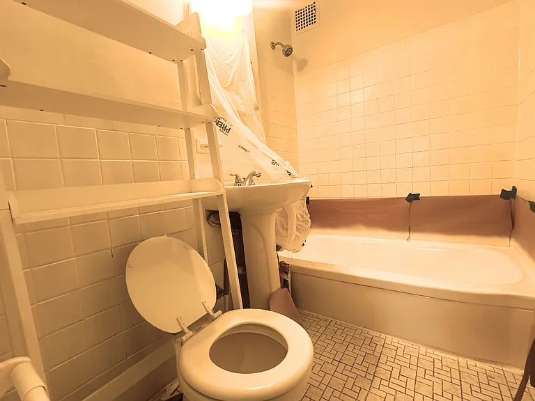 224-10 Jamaica Ave #5B — Photo 8