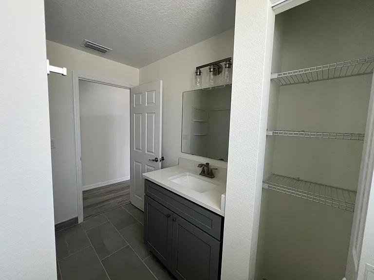 219 S Grandview Ave — Photo 26