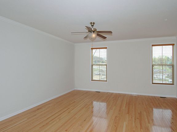 5th image of 410 Fairmont Dr