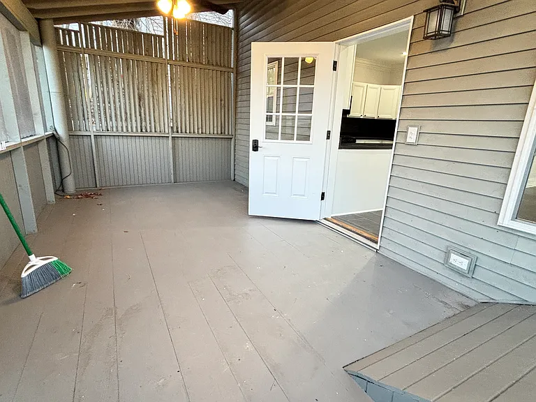 Rear - Screened Porch (off Kitchen)