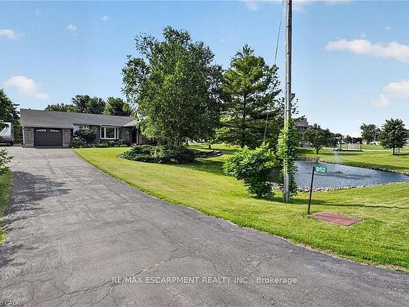 5th image of 952 Robinson Rd