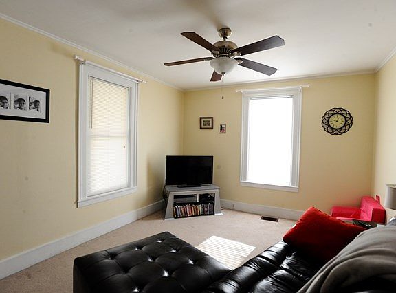 4th image of 106 Steuben St