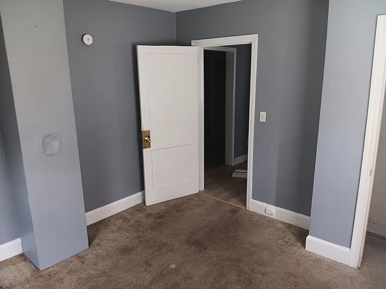 121 Coker St — Photo 4