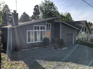 271 S Juniper St, Rockaway Beach, OR 97136
