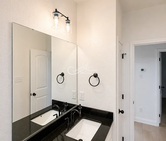 2089 Mercer St — Photo 15