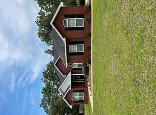 1215 Spring Grove Rd, Jesup, GA 31545