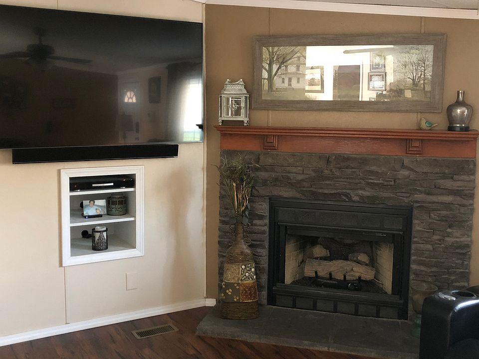 1st image of 305 Country Place Dr