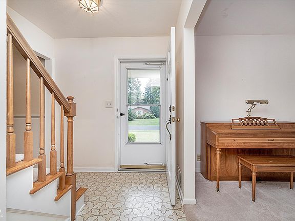 2nd image of 1701 Kingsley Dr