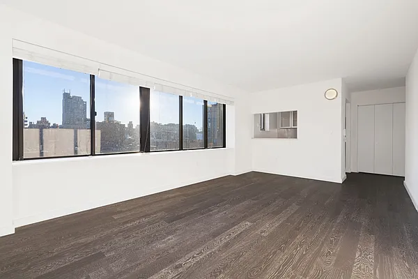 Rented by Greystar | media 2