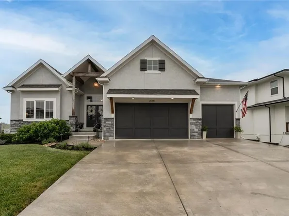 25215 W 92nd St, Lenexa, KS 66227