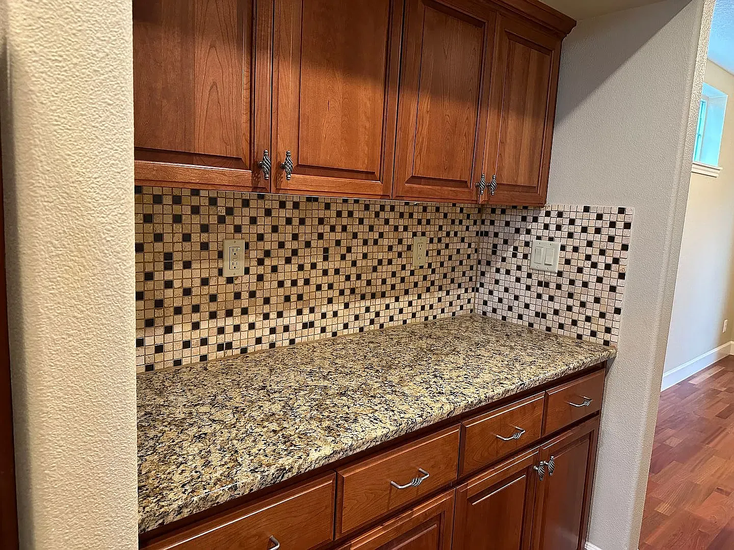 5 bed, 3600 sqft, $3,995 — Photo 4